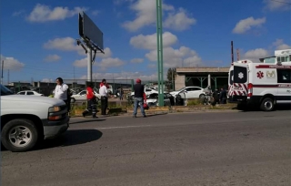 Taxi choca y queda destrozado en la #Toluca-Tenango