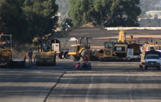 Continúan con la construcción de la autopista Pirámides-Texcoco