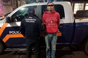 Durante el operativo Conduce sin Alcohol en la colonia Vértice, policías detectaron una motocicleta con reporte de robo y detuvieron a su conductor.