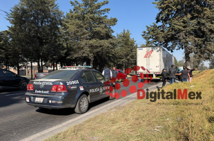 La zona fue acordonada por elementos de la Policía Estatal y permaneció bajo resguardo hasta la llegada del personal forense de la Fiscalía General de Justicia del Estado de México.