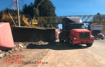 Se impactan dos tráileres en la México-Toluca; hay un lesionado