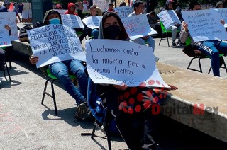 Los manifestantes portaban cartulinas con consignas como: “Un derecho no es algo que alguien te da, es algo que nadie te puede quitar. Tenería vive”