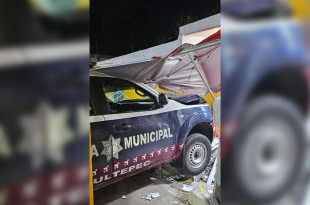 El accidente ocurrió en el cruce de las avenidas Joaquín Montenegro y Venustiano Carranza, frente a los conocidos “Tacos Rey Venado”.