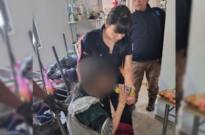 Adulta mayor rescatada en abandono en Fuentes de Aragón, Ecatepec.