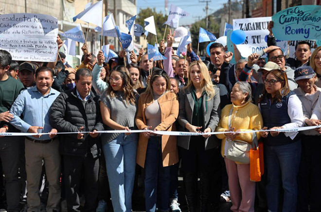 Romina Contreras entrega la repavimentación de 3.1 km de la Avenida Zacamulpa, mejorando la conexión entre San Jacinto y Zacamulpa.