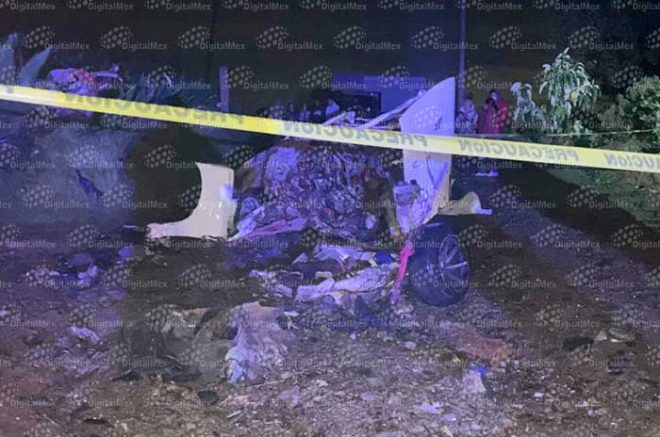 Se trató de un hombre de aproximadamente 37 años, quien fue localizado sin signos vitales a un costado de la unidad.