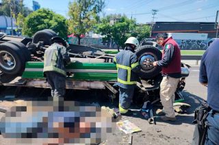 Video: Vuelca microbús en la México-Pachuca y deja varios heridos