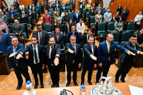 Francisco Vázquez presentó balance legislativo y reafirmó compromiso democrático.