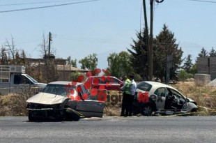 El conductor del Tsuru se habría detenido momentáneamente para comprar tamales y, al incorporarse nuevamente a la vía en un retorno, se produjo el impacto.