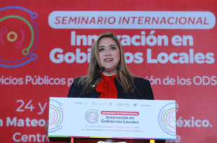 Ana Aurora Muñiz Neyra durante la inauguración del seminario
