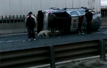 Patrulla de #Neza queda volcada en el Circuito Exterior Mexiquense