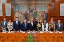 Myrna García Morón fue la encargada de comentar el libro “Revista de las Causas y Consecuencias de la Guerra Mexicana”.