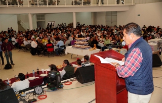 Maestros formadores de mejores ciudadanos: Luis Maya Doro