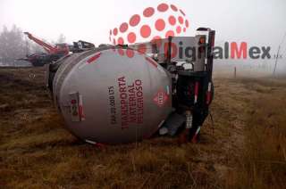 Vuelca pipa en la Toluca-Atlacomulco