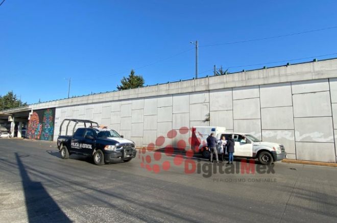 La motocicleta quedó abandonada cerca del cruce con Avenida Tecnológico.