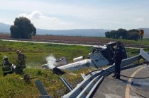 El incidente dejó a dos personas heridas que viajaban a bordo del vehículo.