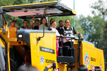 #Video: Intensifica Azucena Cisneros trabajos de bacheo y repavimentación en #Ecatepec con más maquinaria