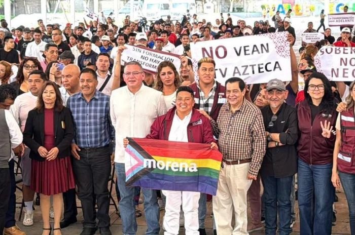 Esmeralda Navarro Hernández encabezó en Valle de Chalco una asamblea informativa en defensa de la soberanía nacional.
