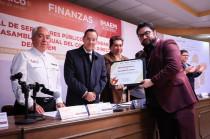 Isaac Montoya, alcalde de Naucalpan, recibe el reconocimiento del GEM por el Esfuerzo Hacendario Municipal "José María Morelos y Pavón".