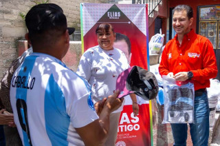 El diputado Elías Rescala entregó uniformes deportivos a jóvenes de San Mateo Nopala, fomentando el deporte y la convivencia en la comunidad.