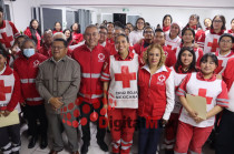 Voluntarios de la Cruz Roja Toluca–Metepec durante la ceremonia de reconocimiento