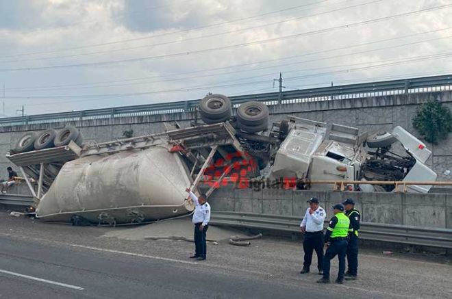 El conductor salió ileso. 