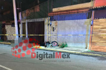 De acuerdo con los primeros reportes, la motocicleta terminó derrapando sobre la avenida Gómez Farías, en la esquina con Vicente Guerrero.