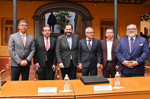 Titulares del Inesle, el IAPEM y el Colegio mexiquense firmaron un convenio para la investigación y diseño de políticas públicas en favor del desarrollo de la entidad. 