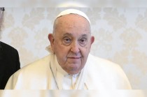 A pesar del malestar, el Vaticano informa que Francisco se encuentra alerta, orientado y cooperativo.