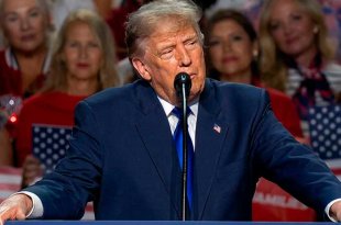 Donald Trump prometió 5 mil dólares a cada adulto si los republicanos retienen el Congreso.