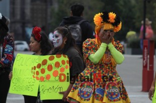 El gobierno municipal informó que se autorizó que se instalen 15 pintacaritas en los portales de la calle 5 de Febrero, las y los inconformes, comentaron que esa cifra no es suficiente.