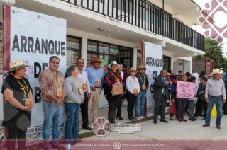 Lupita Díaz, alcaldesa de Ixtlahuaca, en arranque de obra.
