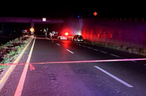 En el interior del vehículo, una Ford tipo panel con llantas dañadas, fueron descubiertos otros 16 cadáveres, entre ellos uno decapitado.