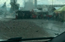 Tráiler se lleva ocho vehículos y mata a una mujer en la México-Toluca