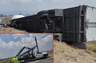 El tráiler involucrado, de color blanco con placas de circulación 03-BD-5C de servicio público federal, transportaba rollos de tela y provenía del Estado de Texas.