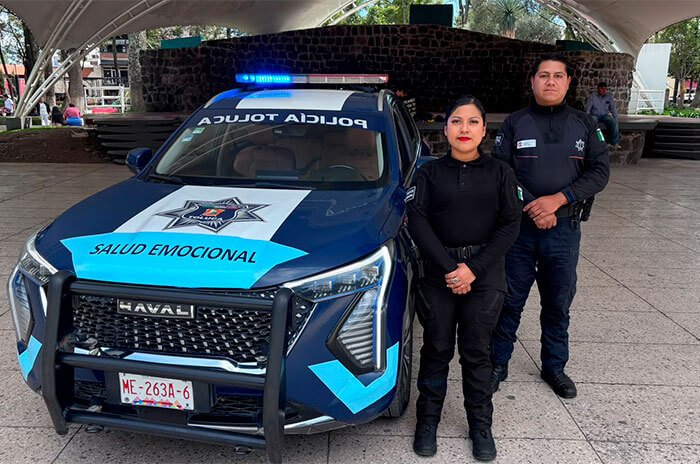 Siete oficiales certificados brindan primeros auxilios psicológicos y canalizan a personas en crisis hacia servicios de atención especializada.