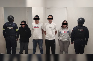 Elías “N” de 27 años, Armando “N” de 38 años, Jorge “N” de 26 años y María “N” de 24 años, fueron trasladados ante la Agencia del Ministerio Público correspondiente.