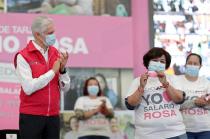 &quot;Este programa nació para reconocer el gran trabajo que hacen las amas de casa&quot;, dijo el mandatario