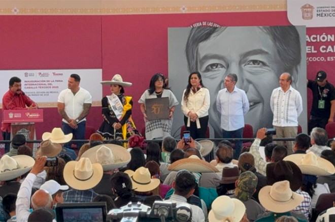 #Video: Arranca Feria del Caballo en #Texcoco con murales dedicados a Delfina Gómez y Sheinbaum
