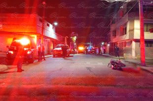 El crimen movilizó a cuerpos de emergencia y seguridad en Capulhuac, mientras la Fiscalía del Estado de México inició las investigaciones para esclarecer los hechos.