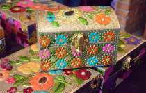 Destacan piezas elaboradas por artesanos de Zinacantepec y Coacalco en planchas de aluminio