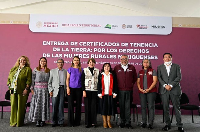 #Video: Gobernadora entrega 600 certificados a mujeres rurales en 86 municipios del #Edoméx