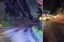 Las labores para despejar la carretera comenzaron de inmediato, pero hasta la mañana de este miércoles, la vía continúa bloqueada. 
