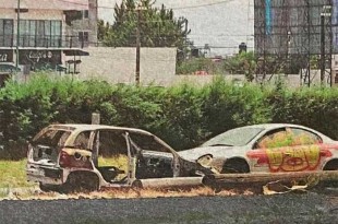 Autos chatarra abandonados en los límites de Toluca y Metepec