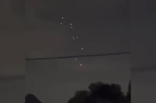 Mientras en redes sociales se viralizan teorías sobre brujería y lo paranormal, otros apuntan a simples globos de Cantoya o cohetes.