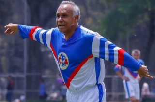 La noticia se dio a conocer esta mañana por medio de las redes oficiales del Club América, quien expresó sus condolencias a través de un comunicado.