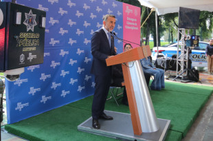  Fernando Flores durante la entrega de patrullas en Metepec