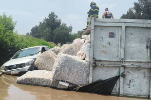 La vialidad fue cerrada en Avenida Periférico, desde Bordo de Xochiaca en Nezahualcóyotl, hasta Peñón Texcoco