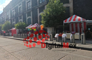 Comerciantes temporales fueron reubicados detrás de la Cámara de Diputados del Estado de México, manteniendo la movilidad y el orden en el centro de Toluca.