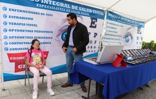 Gobierno de Huixquilucan realiza campaña de salud visual